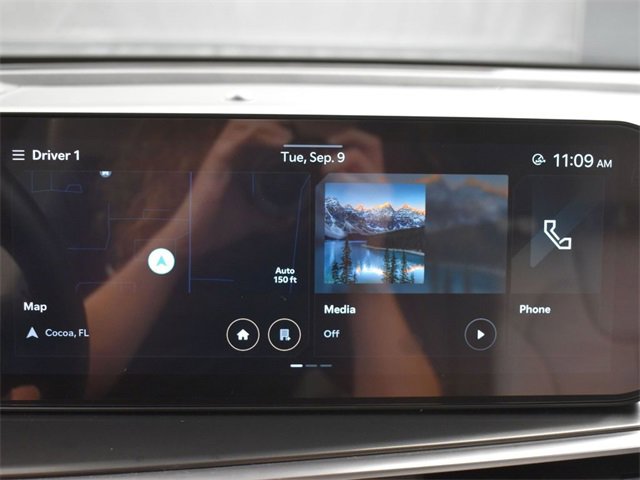 Certified 2025 Kia Sorento S w/ Panoramic Sunroof Package image 19