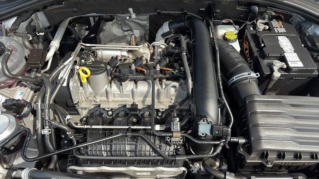 Used 2020 Volkswagen Jetta R-Line w/ R-Line Cold Weather Package FWD image 26