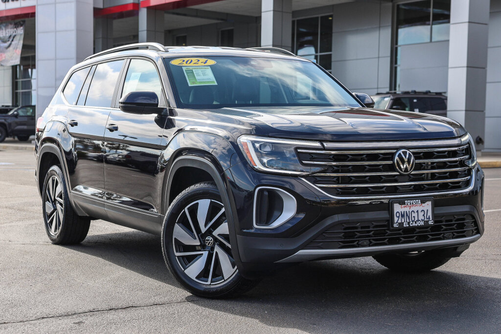Used 2024 Volkswagen Atlas SE FWD image 1