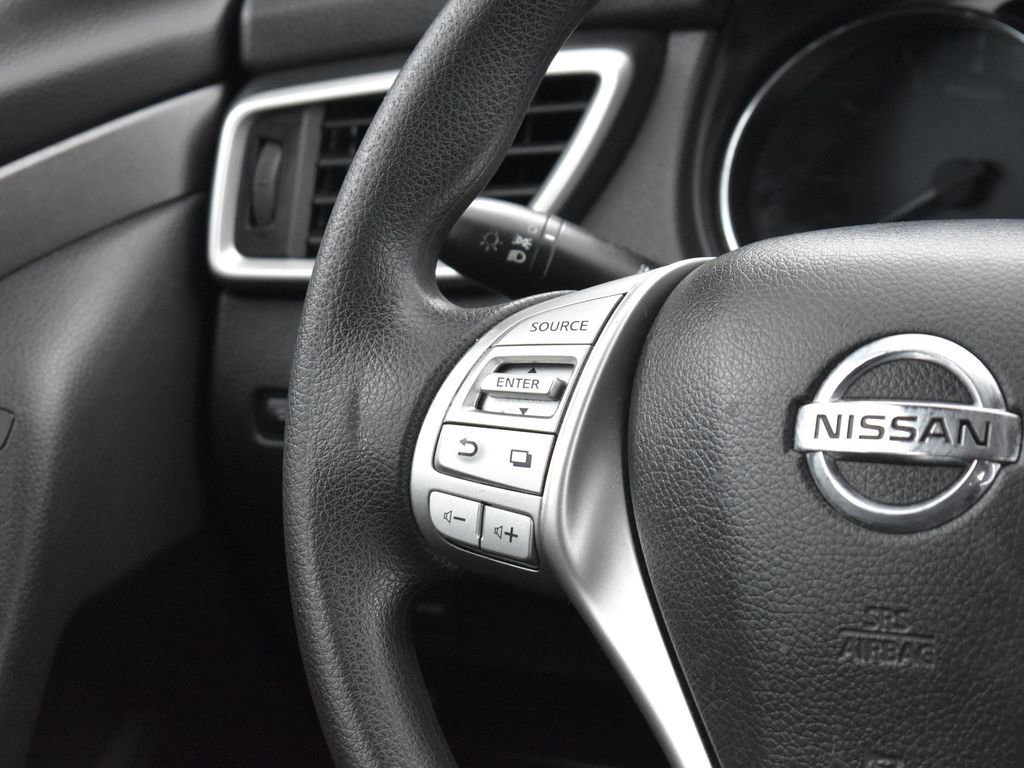 Used 2016 Nissan Rogue S image 21