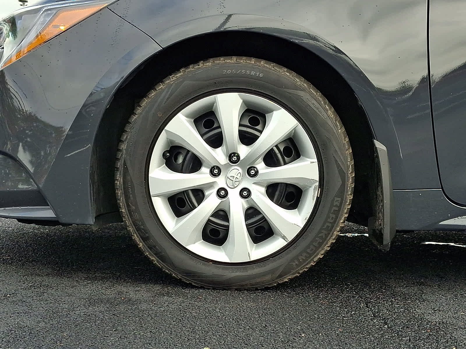 Used 2024 Toyota Corolla LE FWD image 10