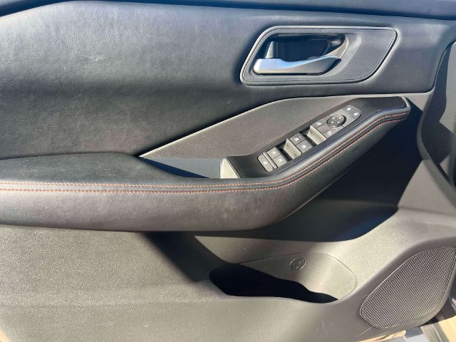 Certified 2026 Nissan Rogue SV AWD/4WD image 17