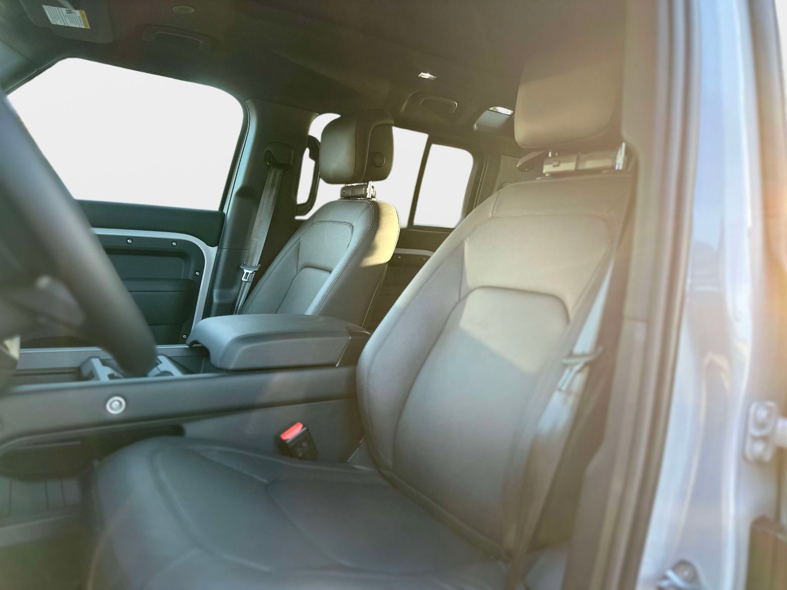 New 2026 Land Rover Defender 110 X-Dynamic SE AWD/4WD image 15