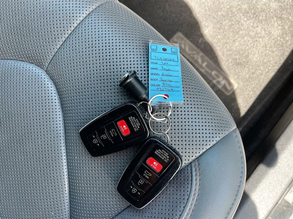 Used 2019 Toyota Avalon Touring w/ Advanced Safety Package FWD image 31