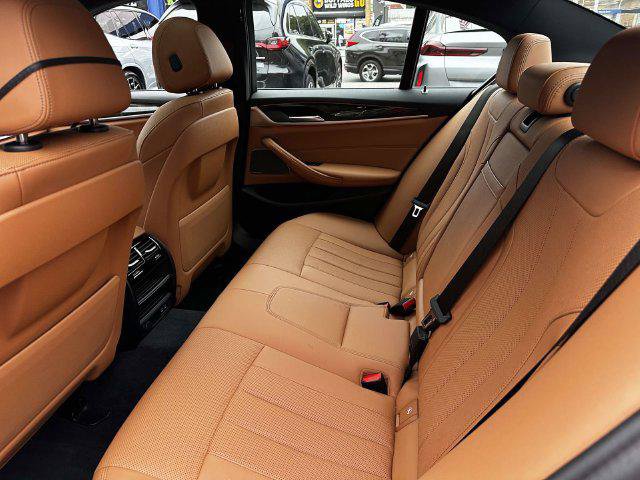 Used 2023 BMW 530i xDrive w/ Premium Package AWD/4WD image 15