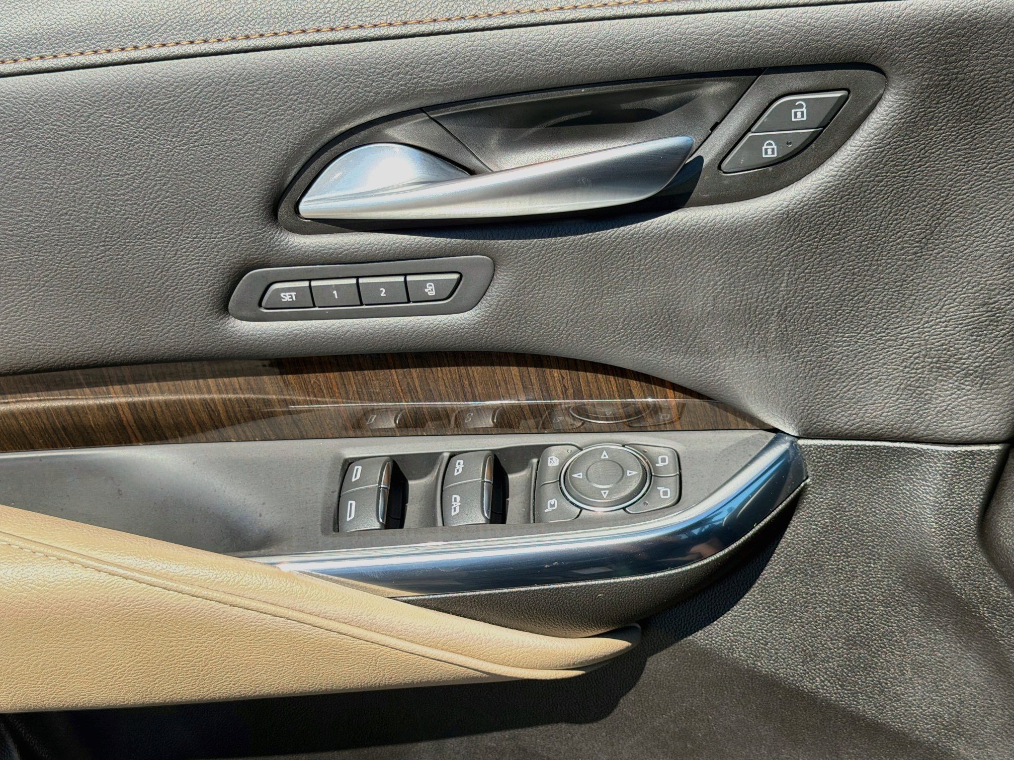 Certified 2024 Cadillac XT4 Premium Luxury FWD image 18
