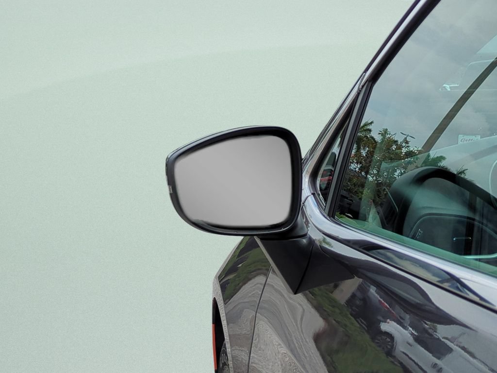 Used 2023 Chrysler Pacifica Touring-L FWD image 26