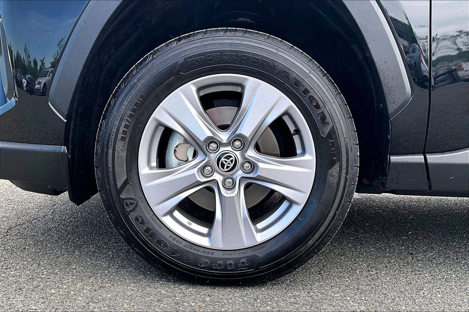Used 2025 Toyota RAV4 XLE AWD/4WD image 9