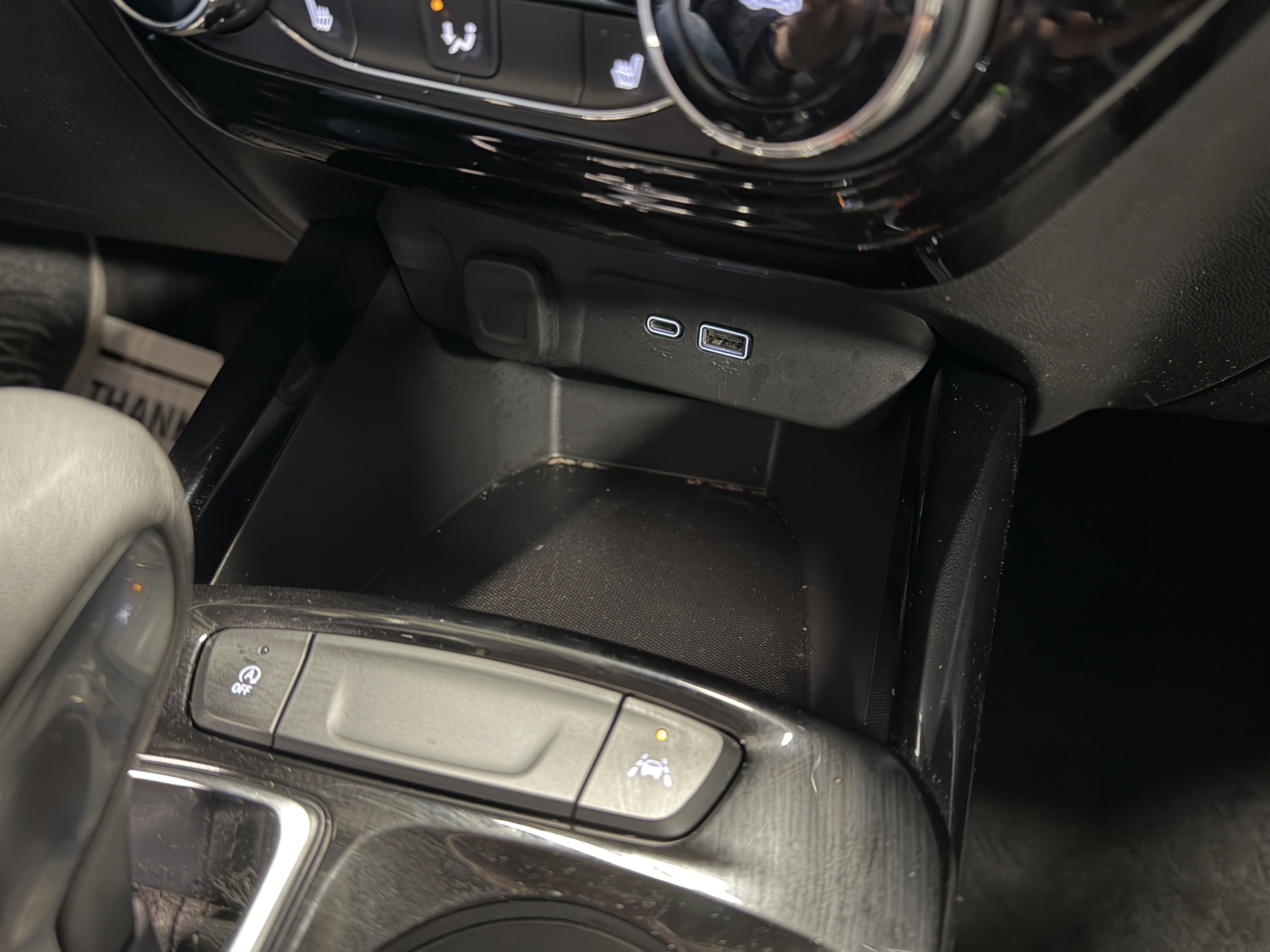 Used 2024 Chevrolet Trax LT w/ LT Convenience Package image 14