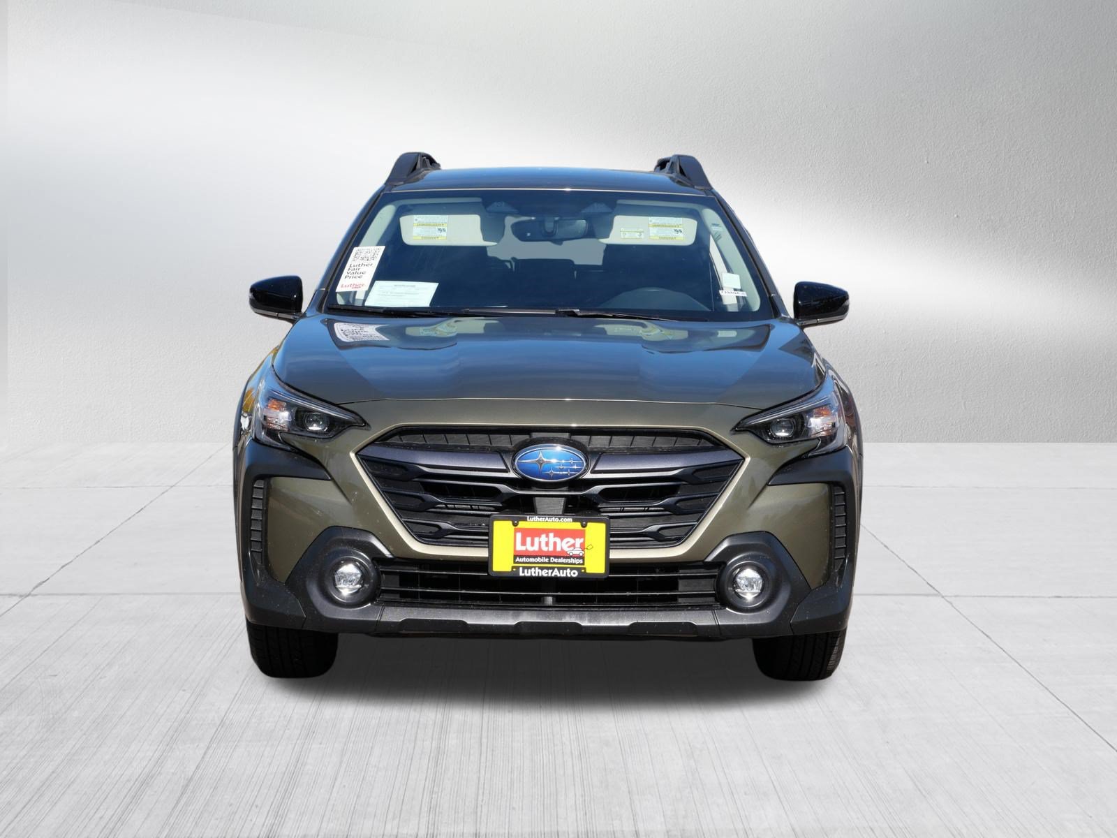 Used 2025 Subaru Outback Premium AWD/4WD image 2