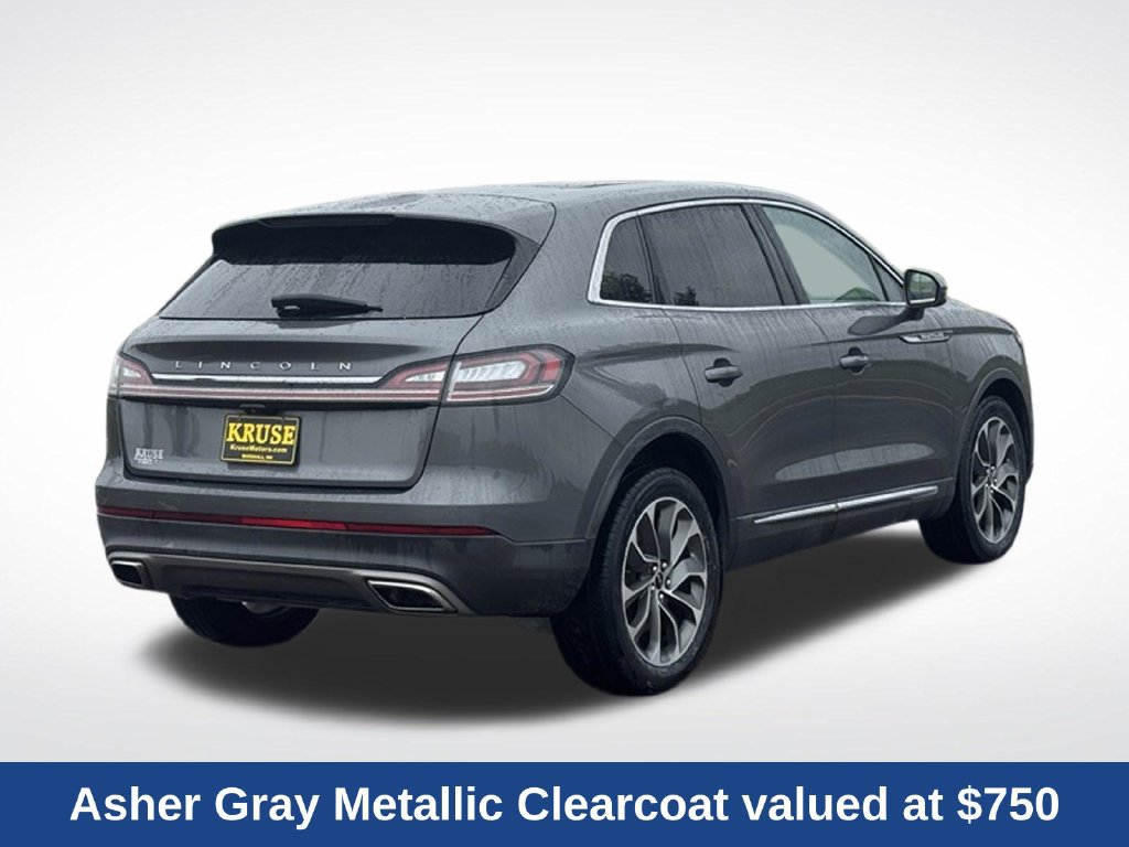 Used 2023 Lincoln Nautilus Reserve AWD/4WD image 3