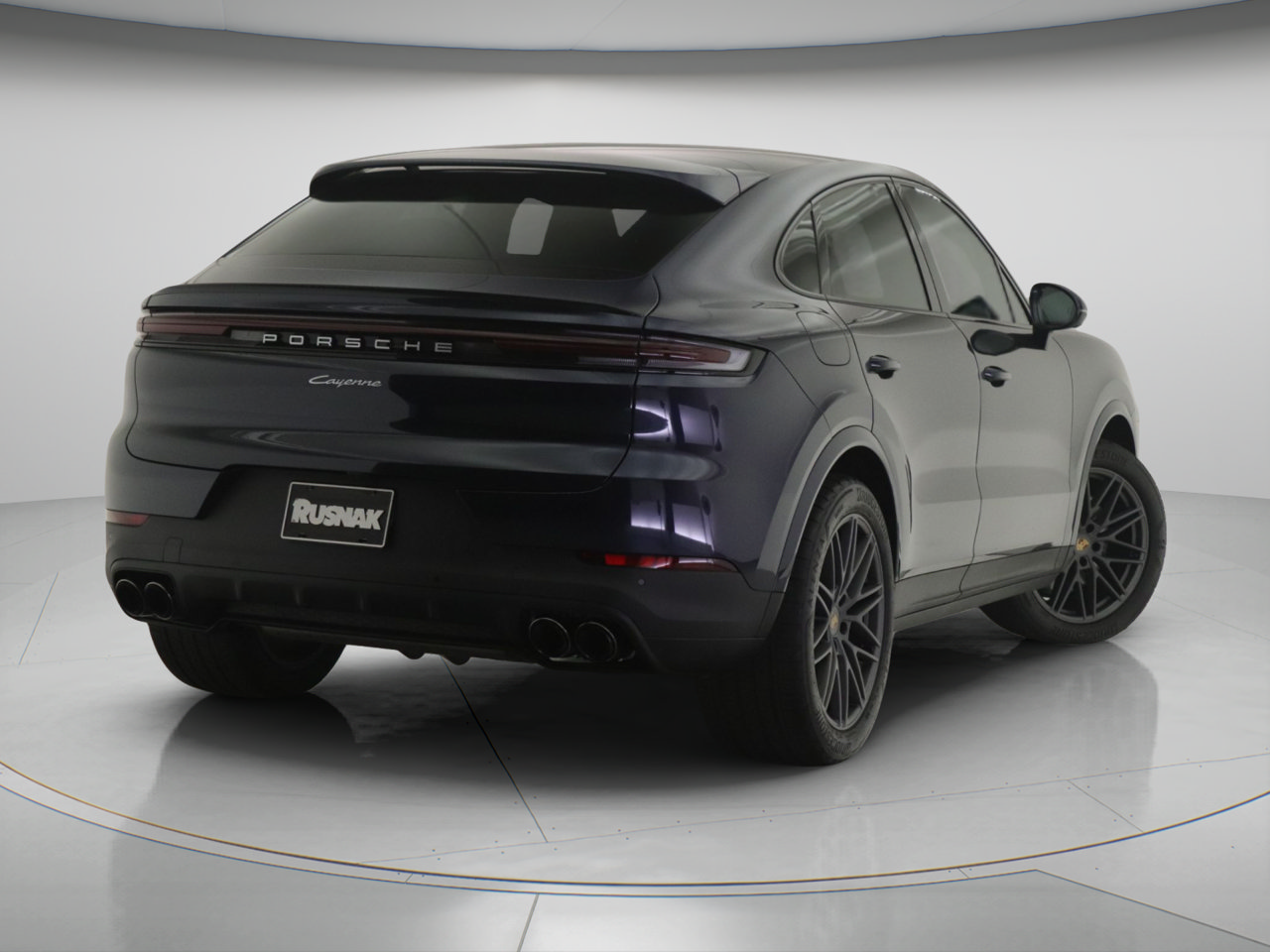 Used 2024 Porsche Cayenne Coupe AWD/4WD image 4