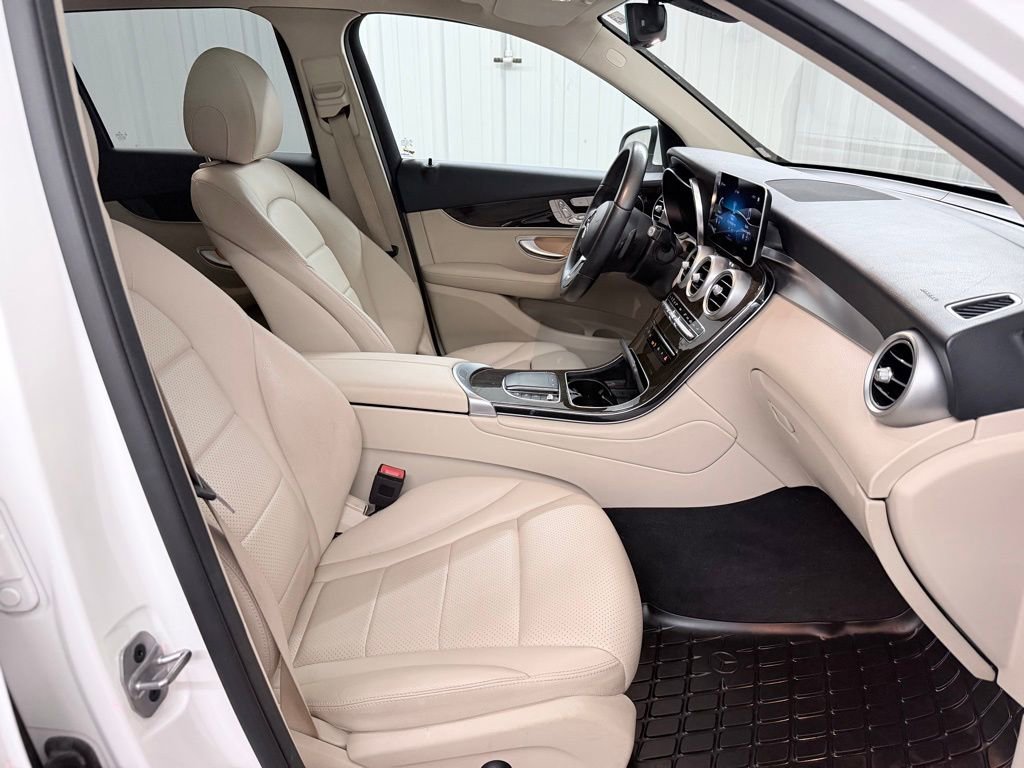 Used 2021 Mercedes-Benz GLC 300 image 41