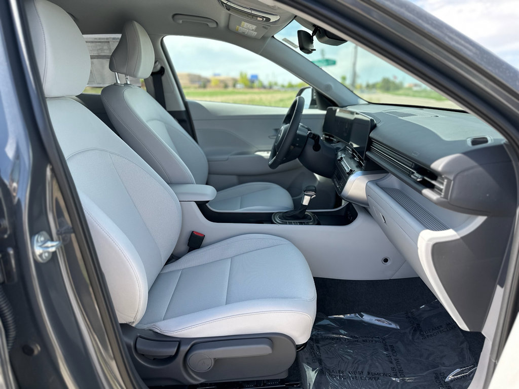 Used 2025 Hyundai Kona SEL image 22