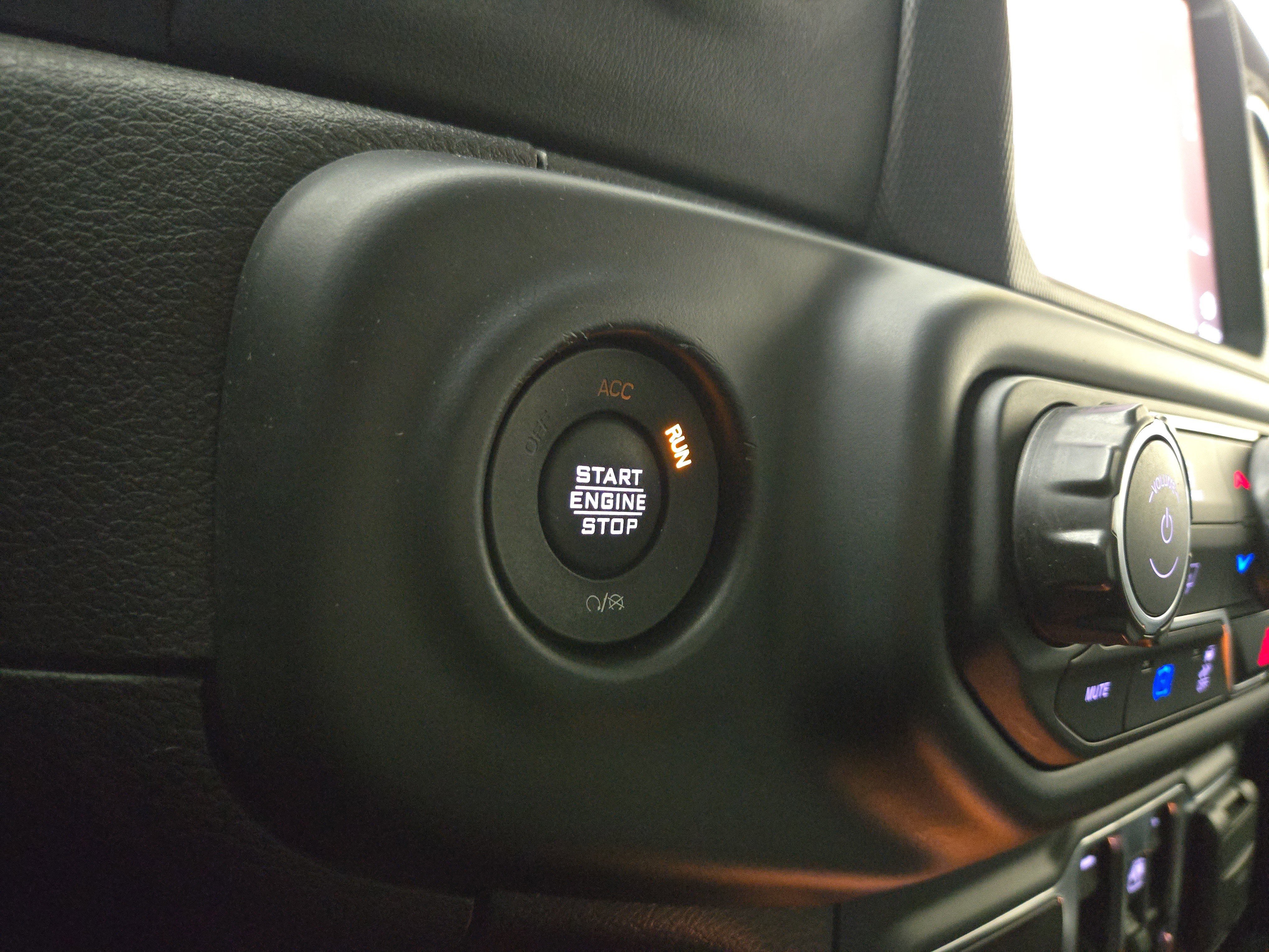 Certified 2022 Jeep Wrangler Unlimited Sahara image 26