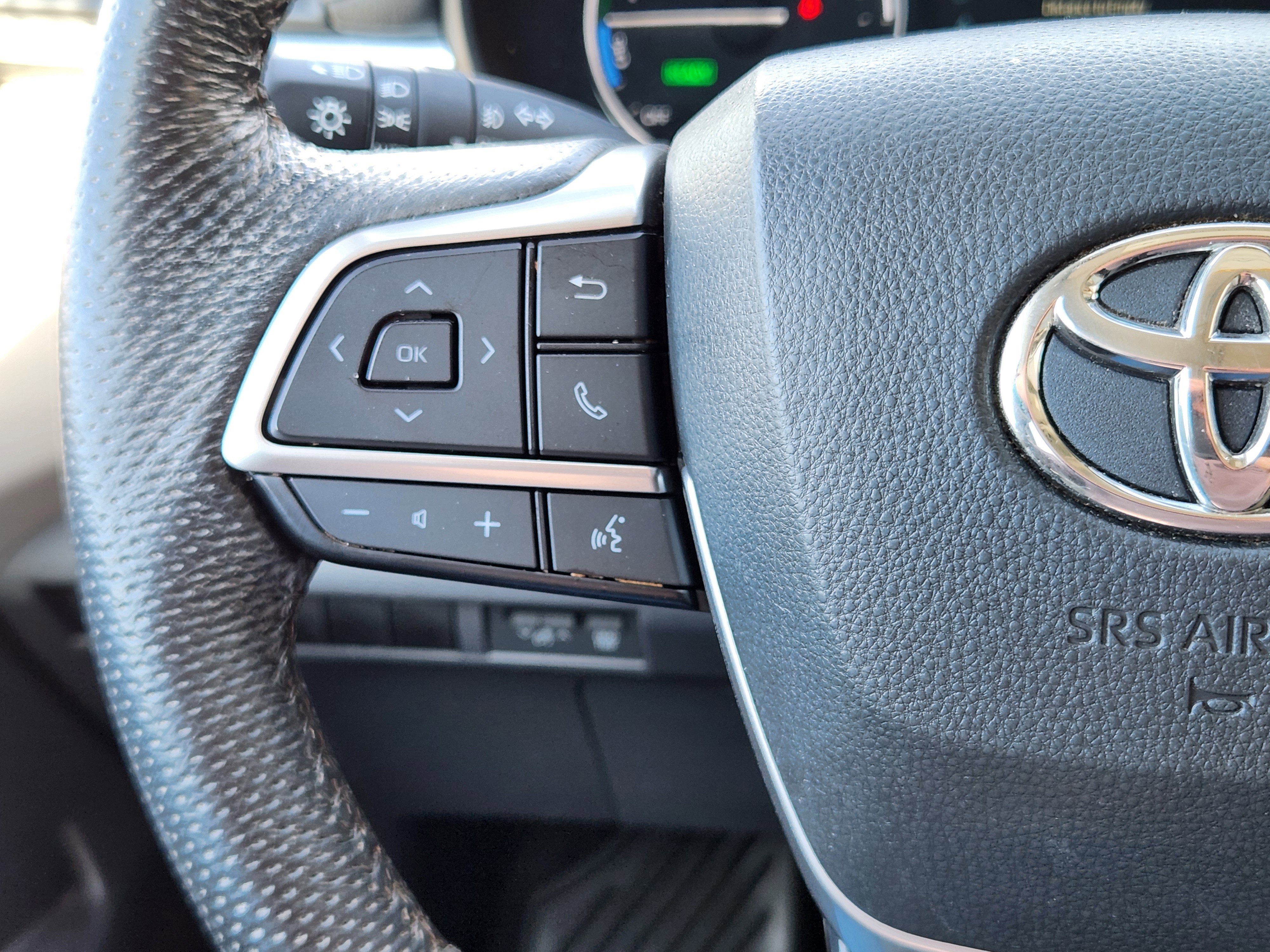 Used 2023 Toyota Sienna Limited image 23