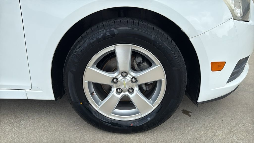 Used 2014 Chevrolet Cruze LT image 32
