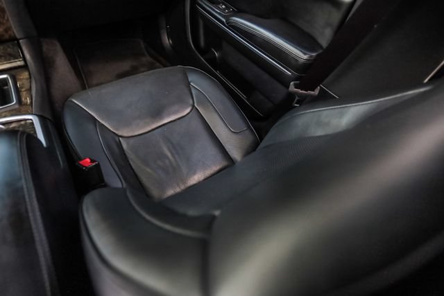 Used 2015 Chrysler 300 C RWD image 49