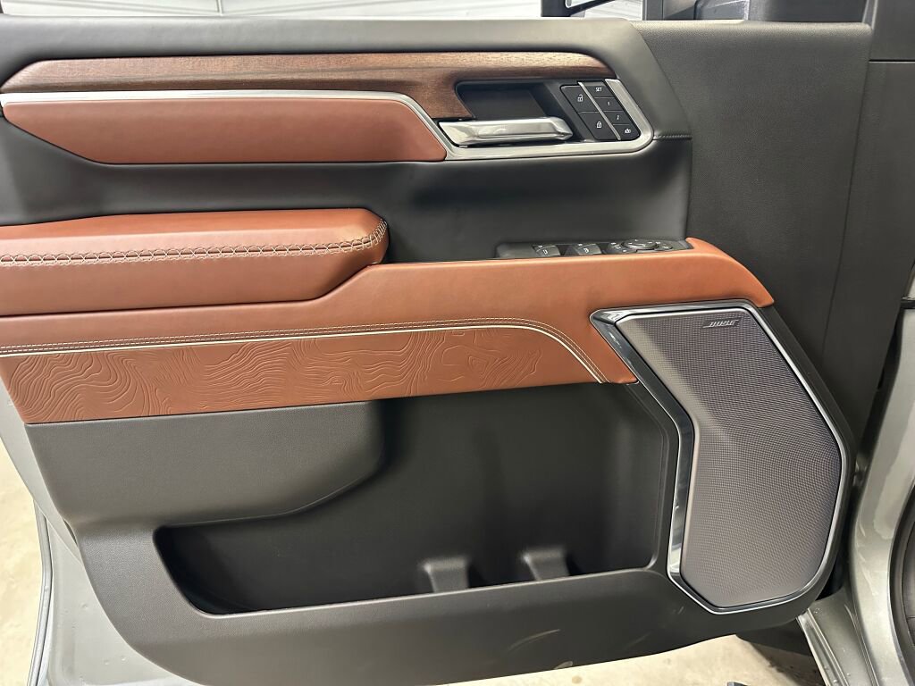 Certified 2025 GMC Sierra 2500 Denali Ultimate w/ Max Trailering Package image 9