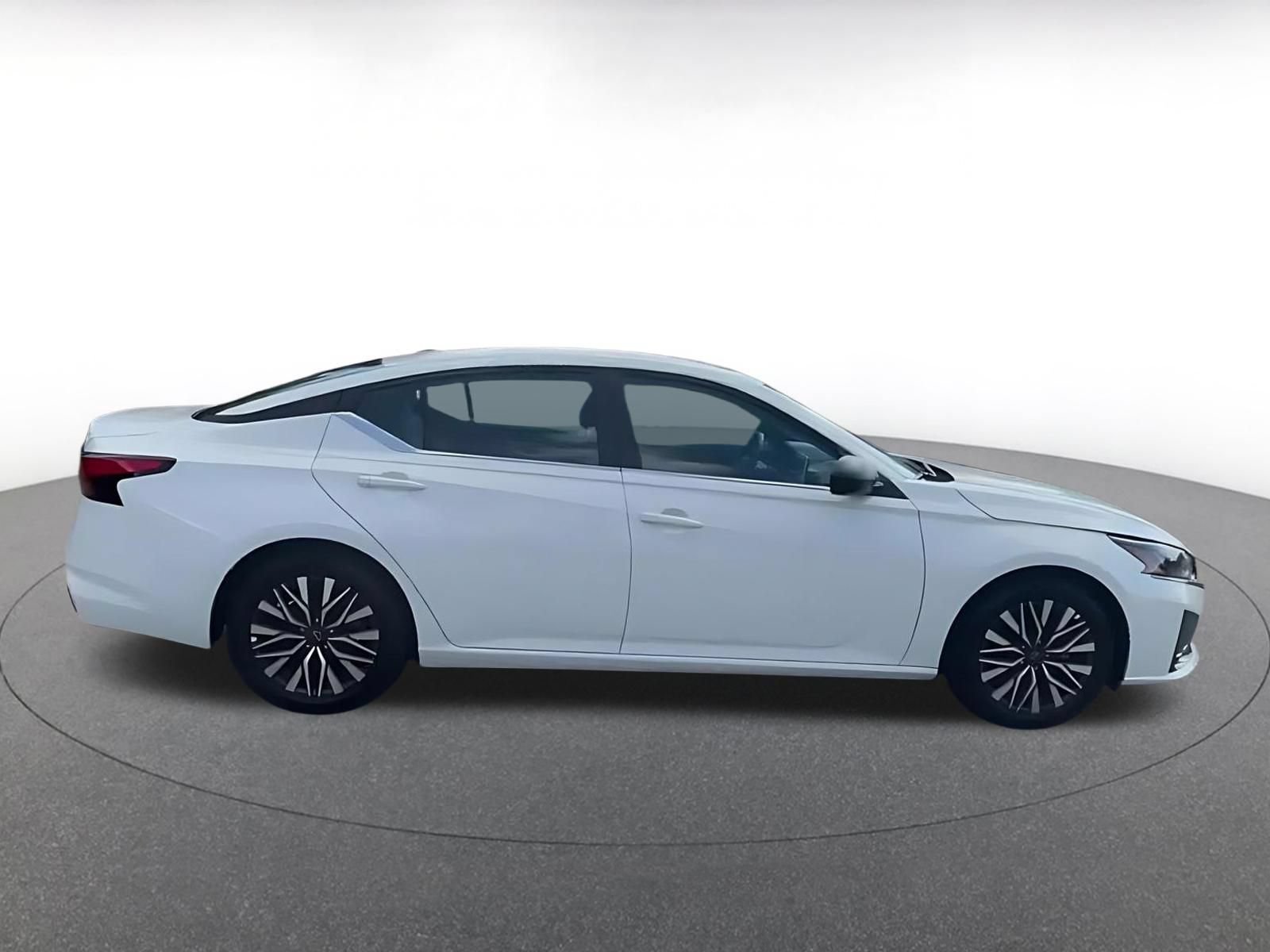 Used 2026 Nissan Altima 2.5 SV FWD image 16