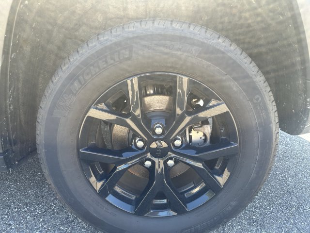 Used 2024 Jeep Grand Cherokee Altitude AWD/4WD image 21