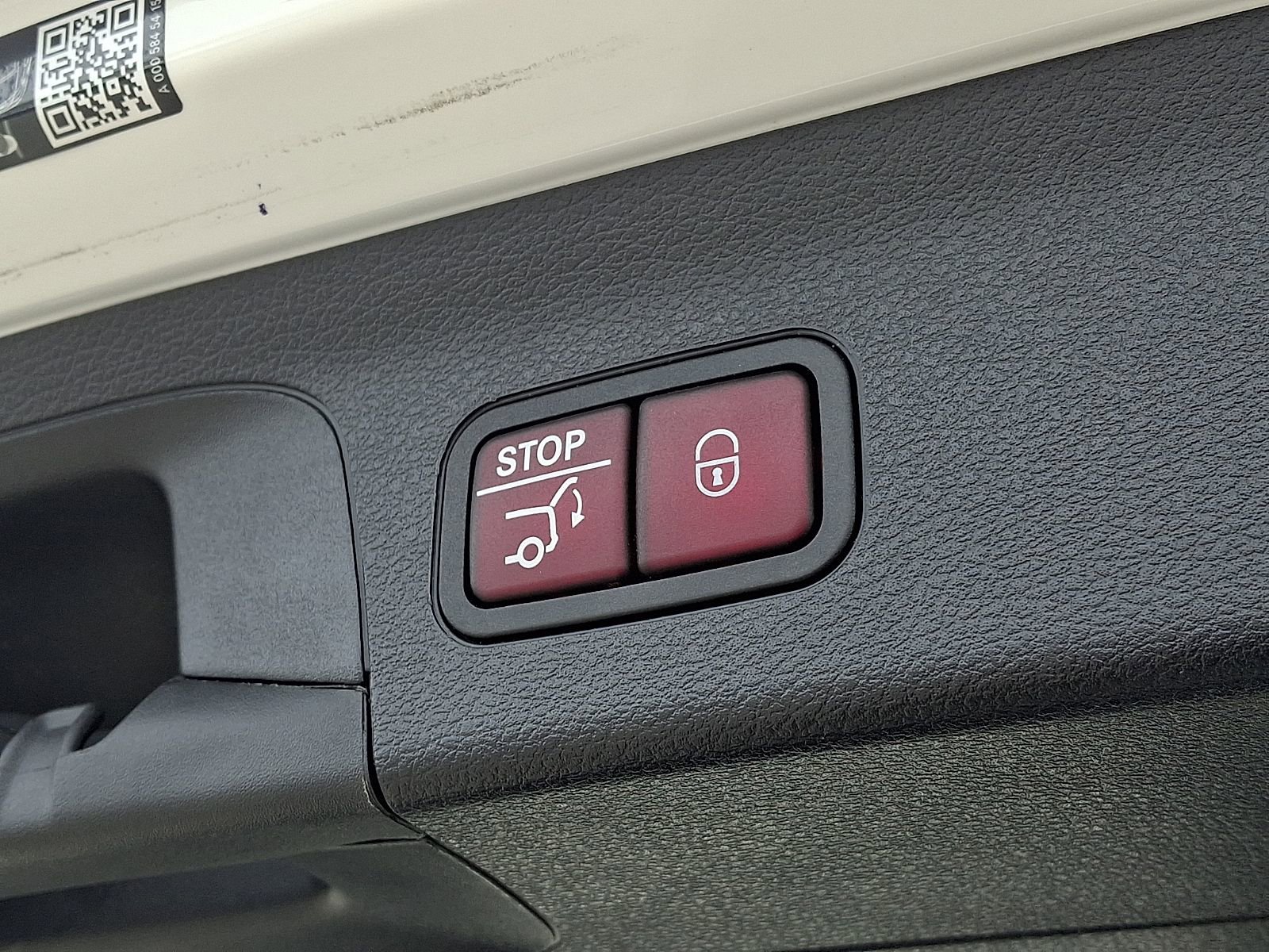 Certified 2024 Mercedes-Benz GLS 450 4MATIC image 31