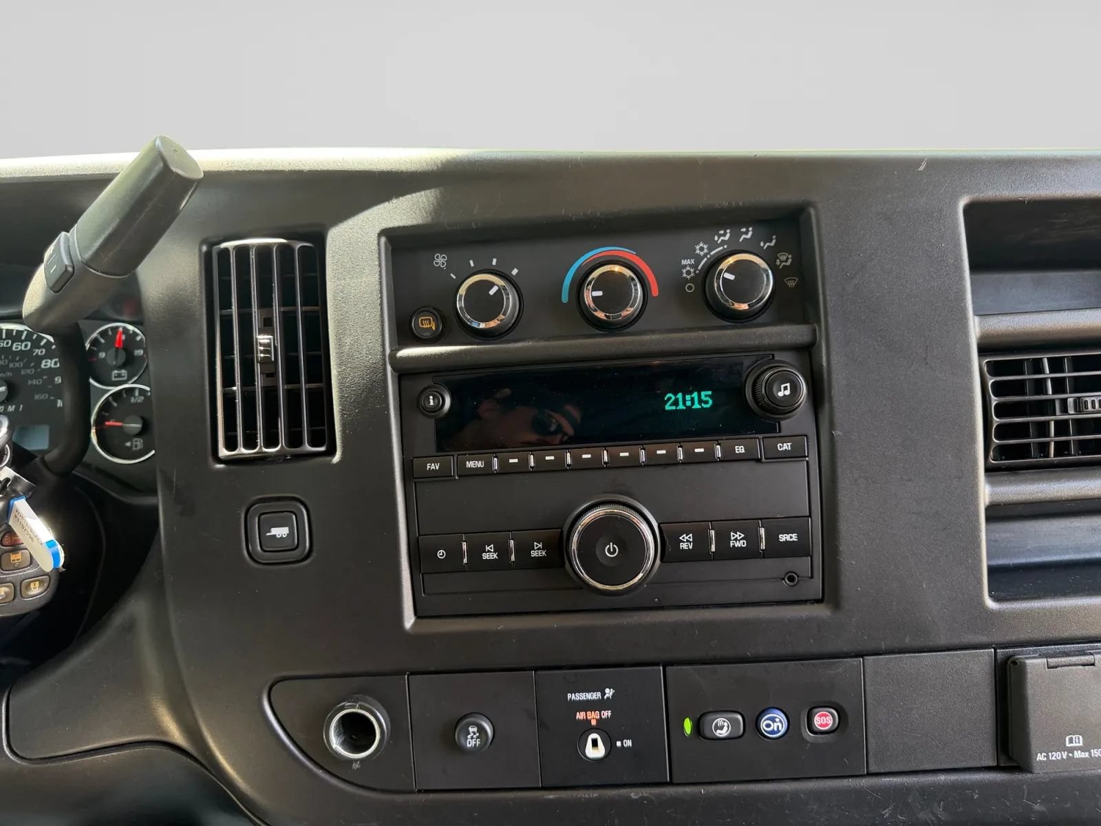 Used 2023 GMC Savana 2500 Extended w/ Driver Convenience Package RWD image 18