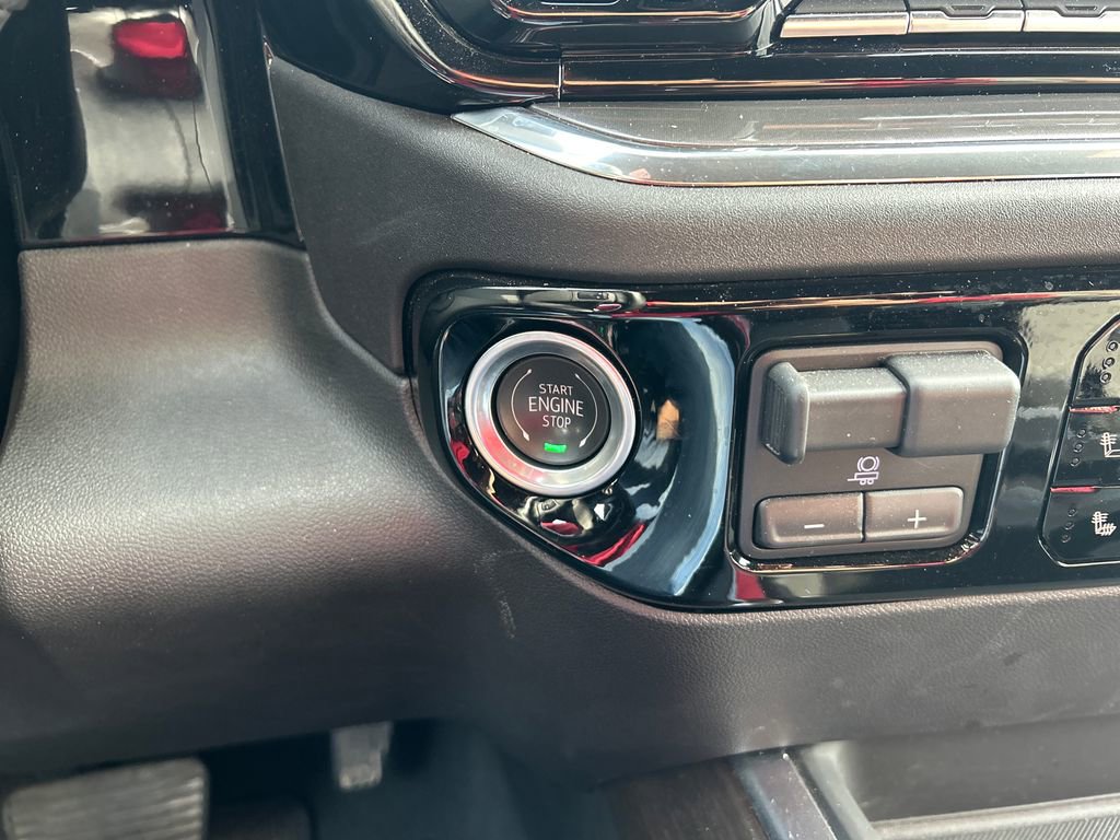 Certified 2025 Chevrolet Silverado 2500 High Country w/ Technology Package image 28