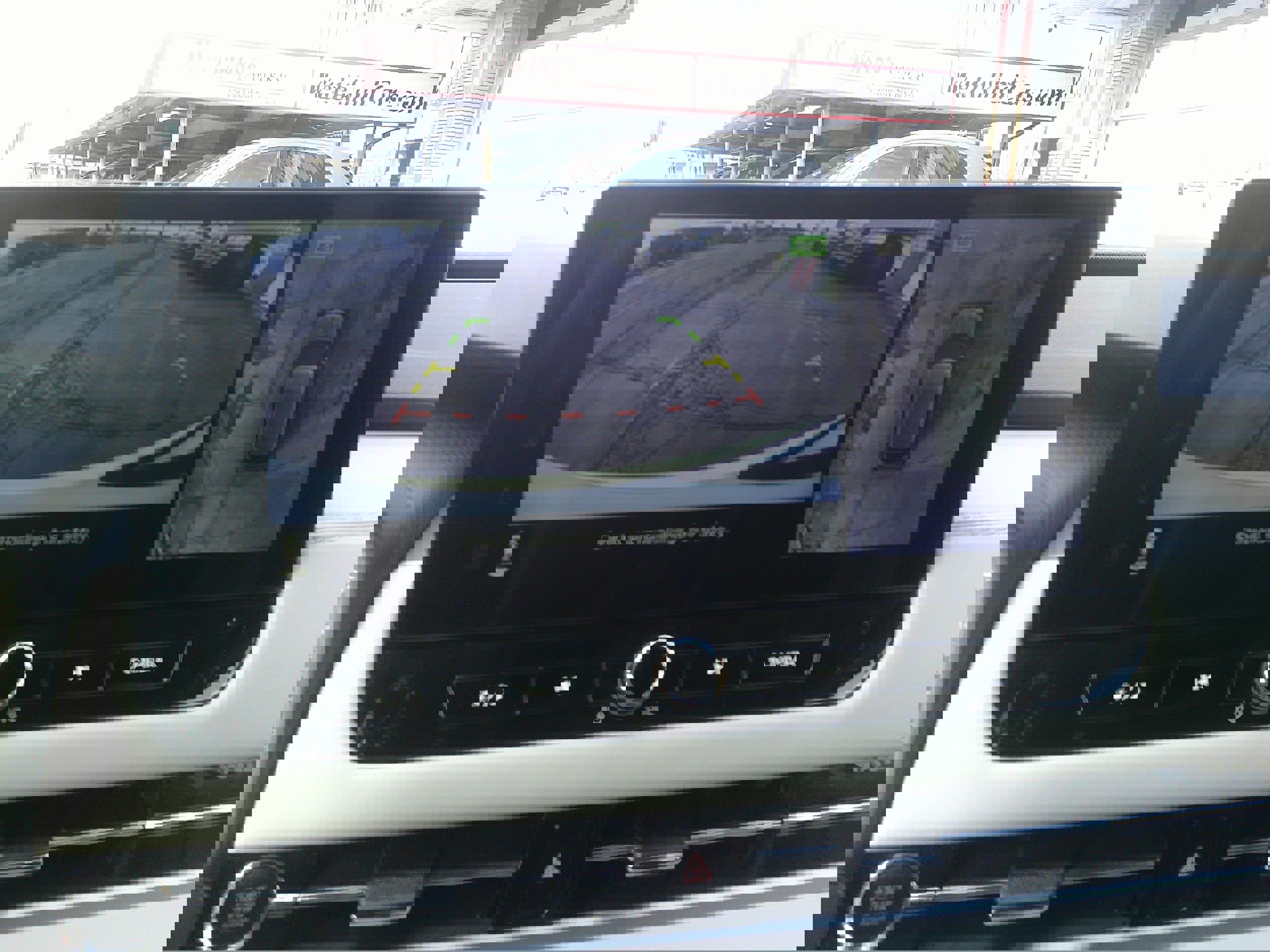 Used 2025 Mitsubishi Outlander SE image 25