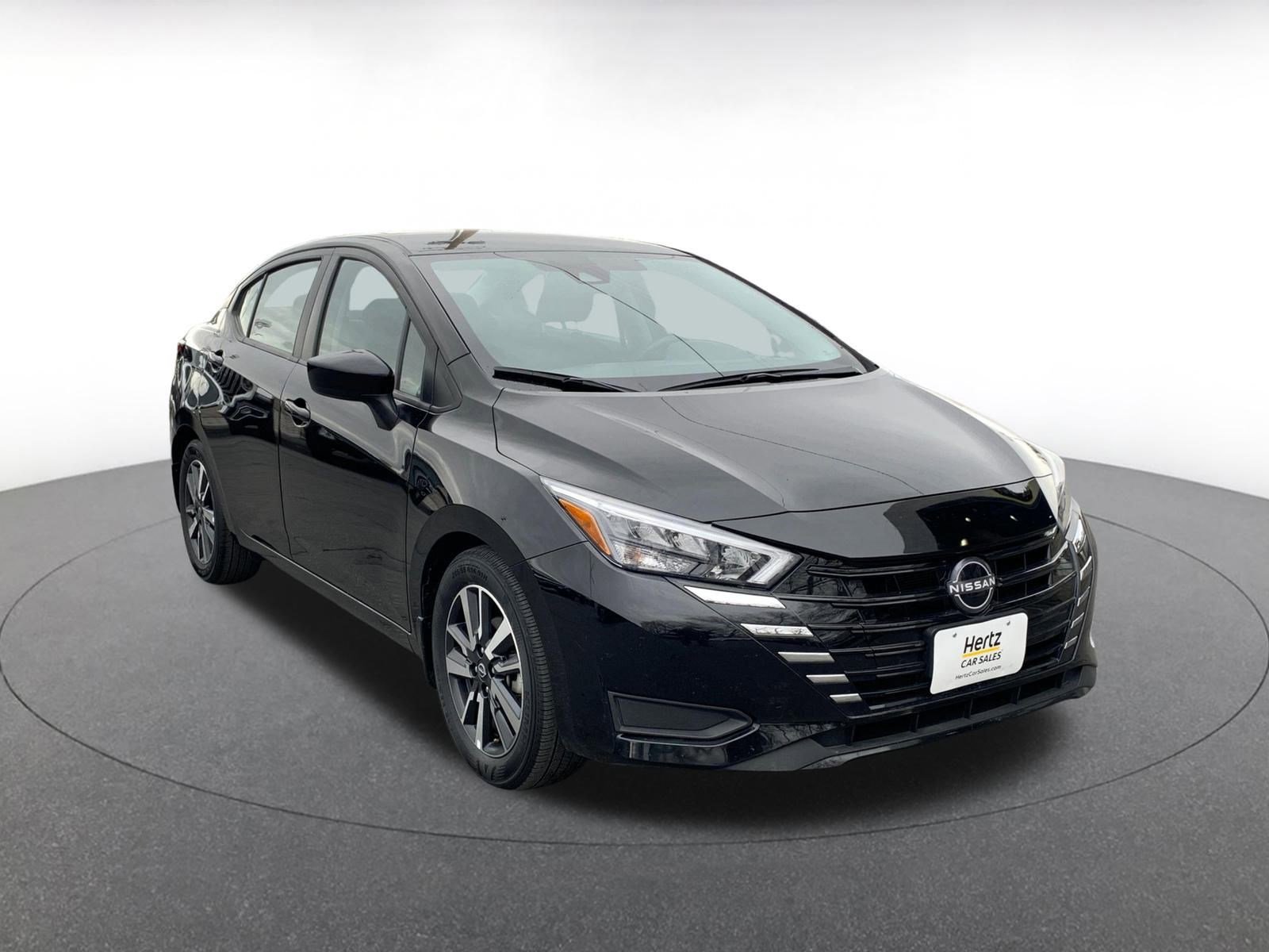 Used 2025 Nissan Versa SV w/ Trunk Package image 1