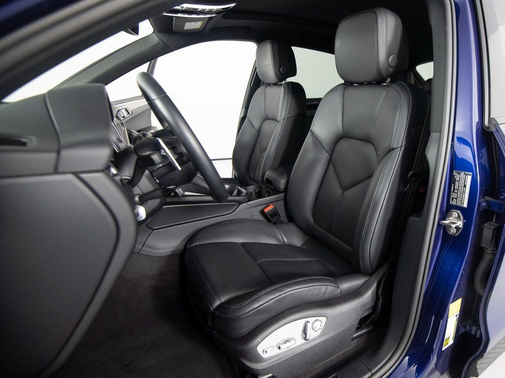 Used 2025 Porsche Macan image 15