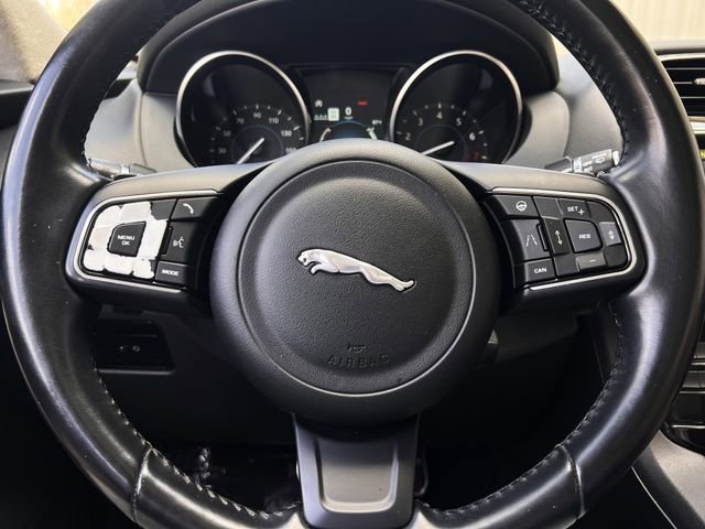 Used 2019 Jaguar F-PACE Premium image 21
