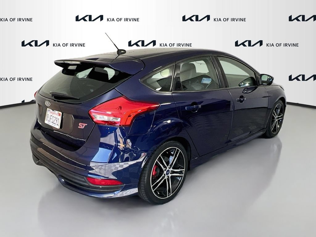 Used 2017 Ford Focus ST w/ Equipment Group 402A FWD image 8