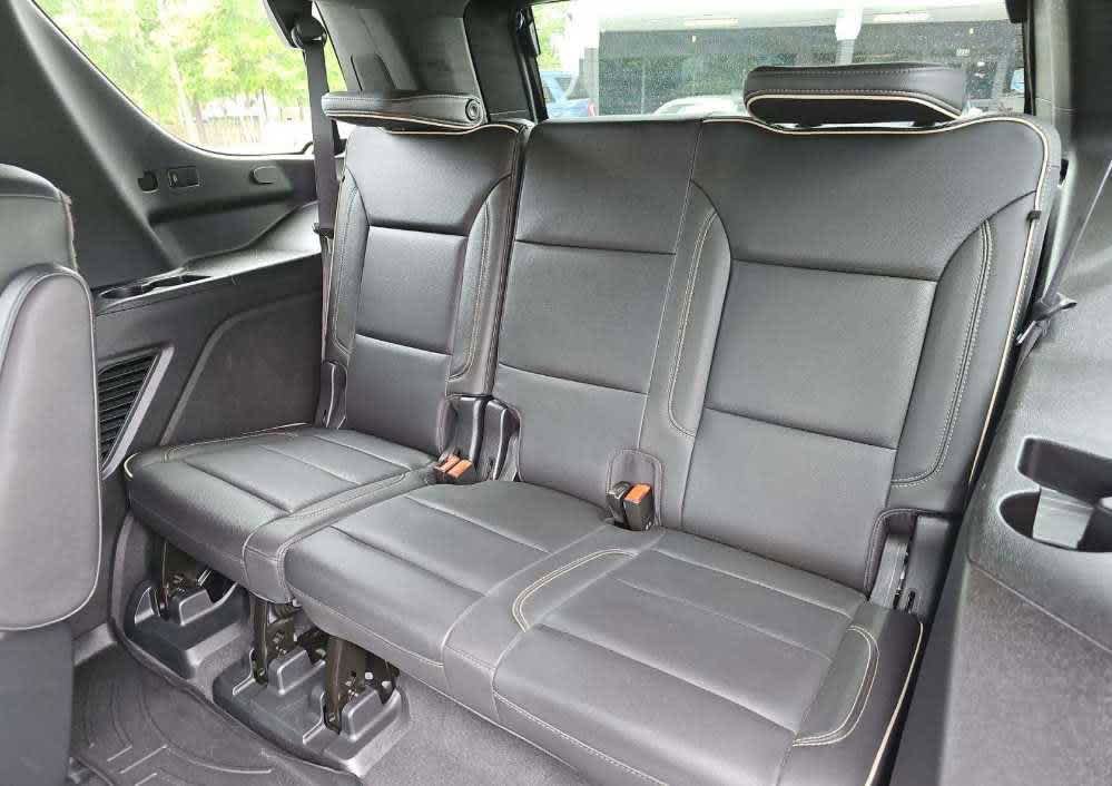 Used 2022 GMC Yukon SLT w/ SLT Premium Package AWD/4WD image 9