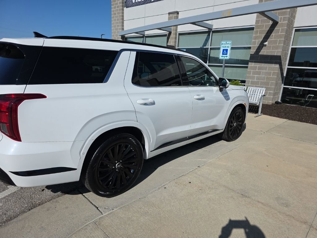 Used 2025 Hyundai Palisade Calligraphy image 3