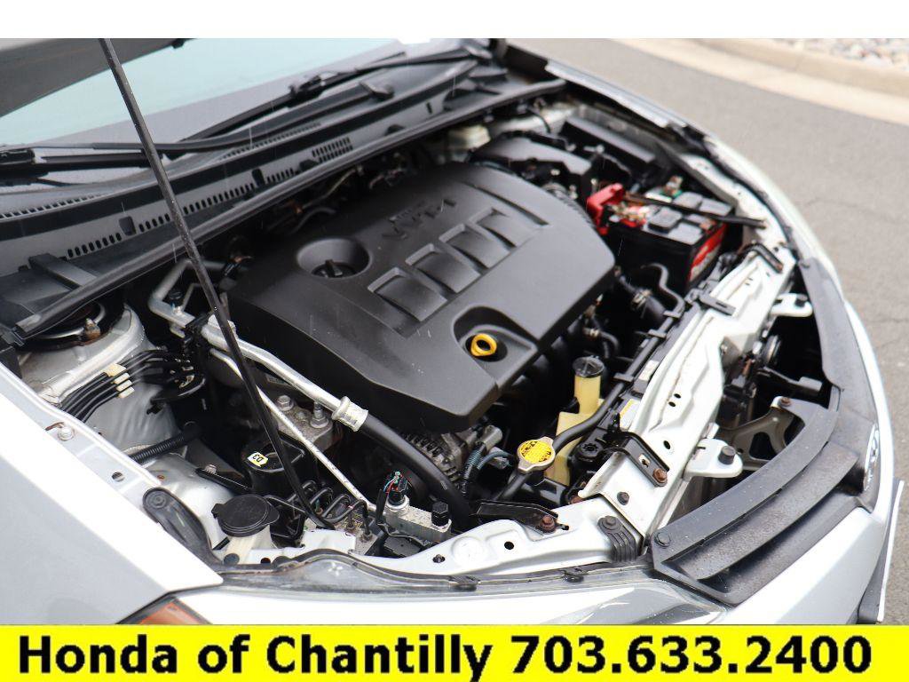 Used 2014 Toyota Corolla LE image 30