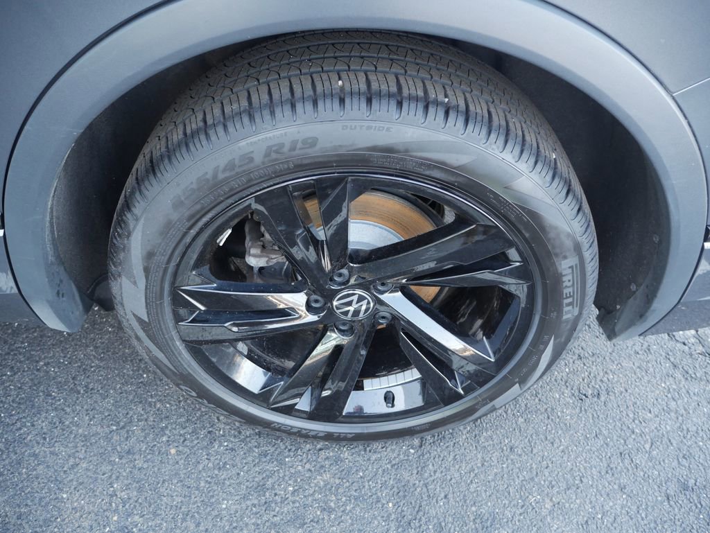Used 2023 Volkswagen Tiguan SE R-Line image 13