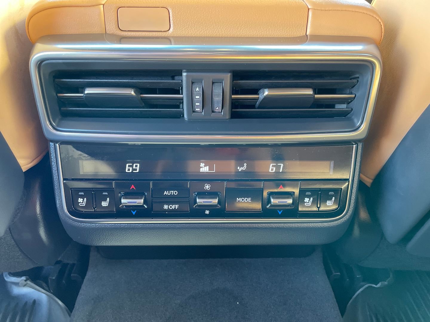 Used 2024 Lexus LX 600 4WD w/ Interior Upgrade Package image 20