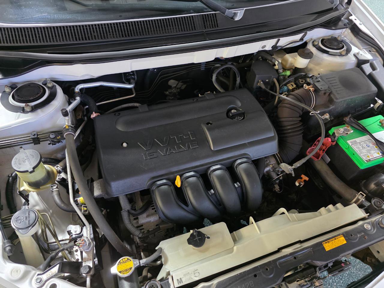 Used 2004 Toyota Matrix AWD image 36
