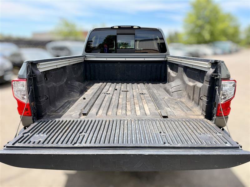 Used 2016 Nissan Titan SL AWD/4WD image 8