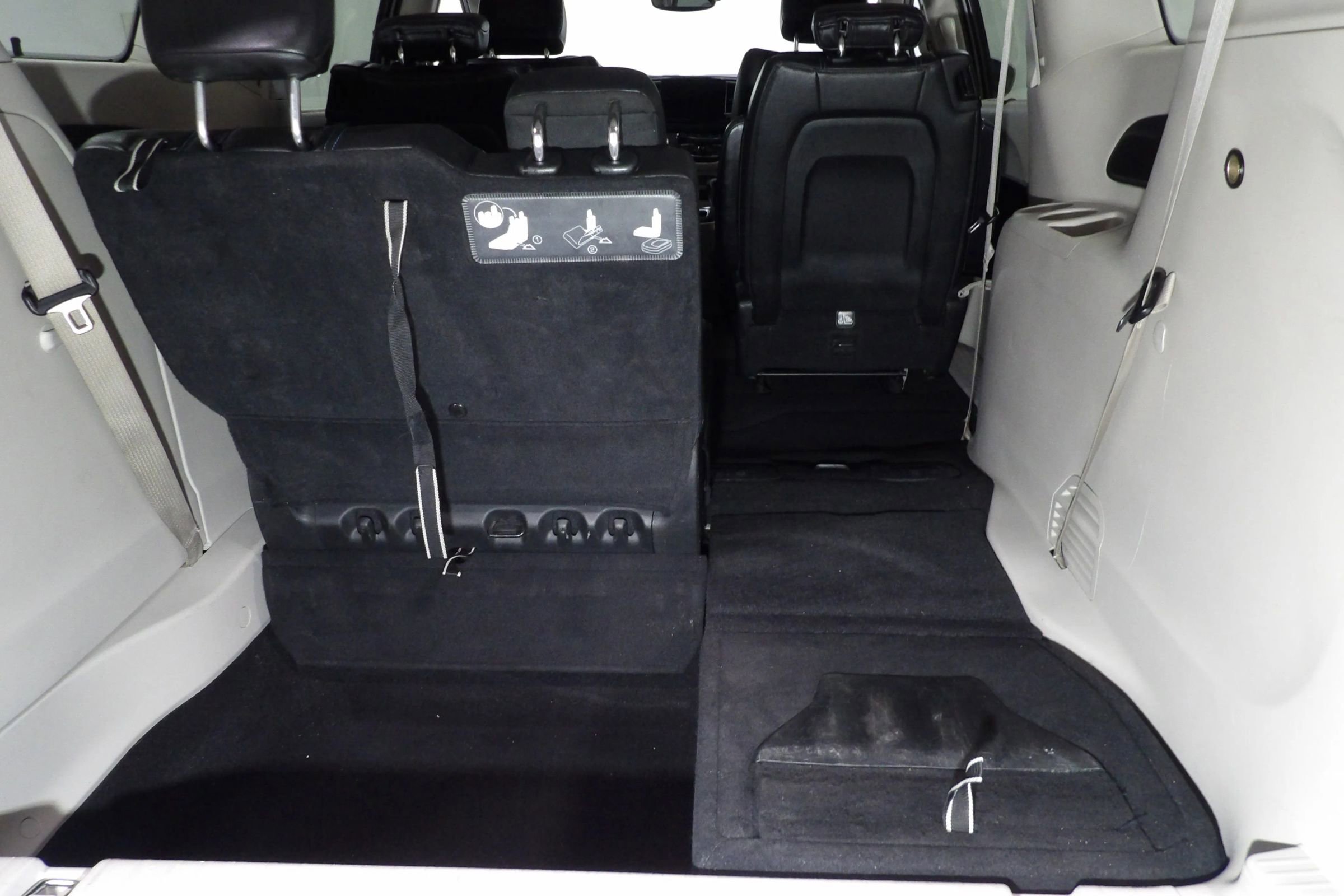 Used 2021 Chrysler Pacifica Touring-L image 10