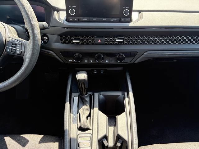 Used 2023 Honda Accord EX image 11