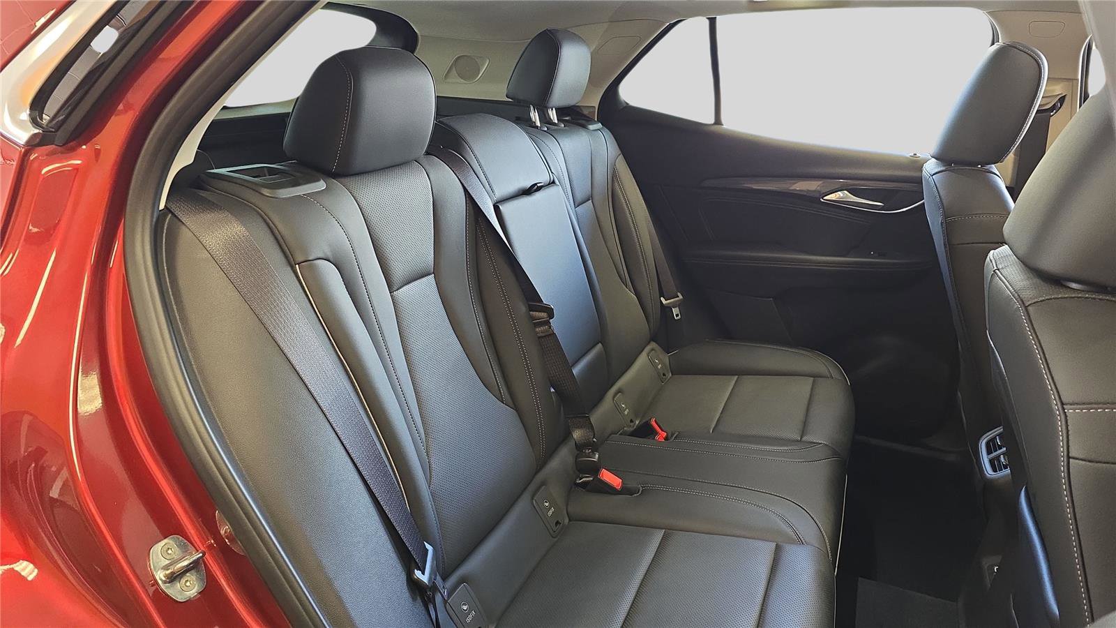 Used 2022 Buick Envision Essence w/ Safety Package image 17