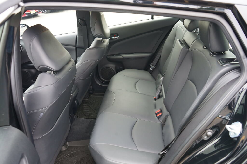 Used 2016 Toyota Prius Four w/ Advanced Technology Package FWD image 19