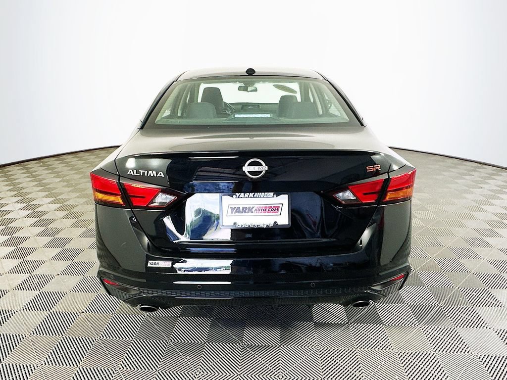 Used 2024 Nissan Altima 2.5 SR FWD image 10