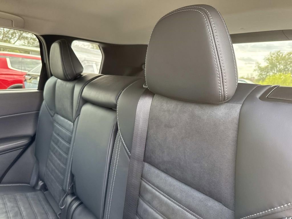 New 2026 Mitsubishi Outlander SE image 13