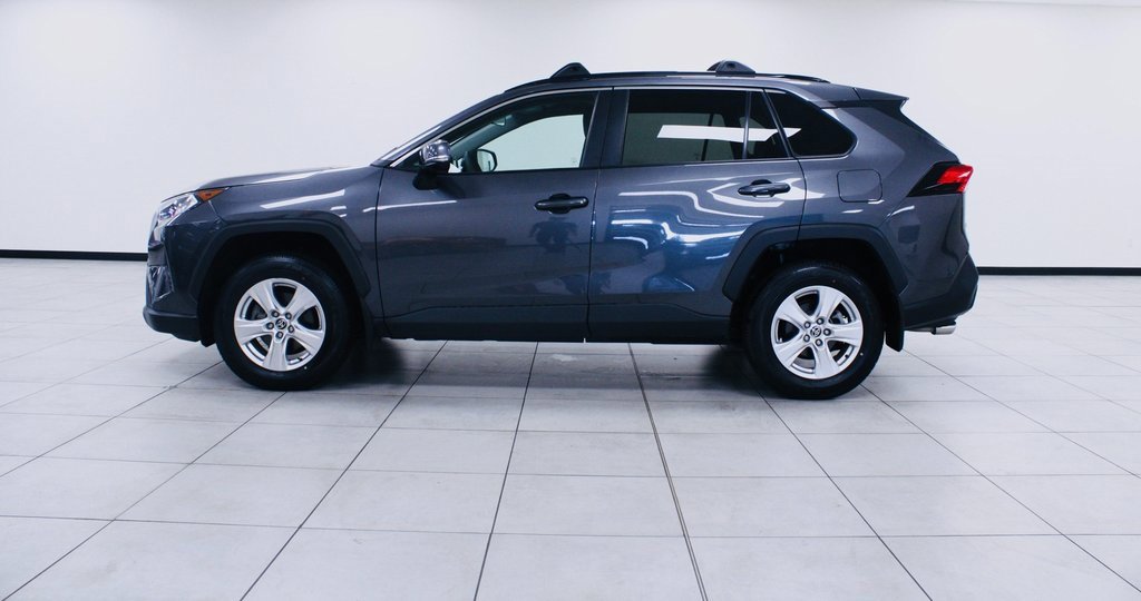 Used 2021 Toyota RAV4 XLE image 2