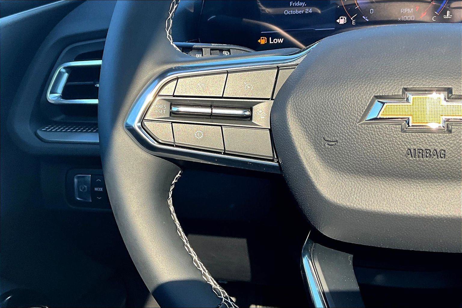 New 2026 Chevrolet Traverse LT w/ Sun and Wheel Package image 7