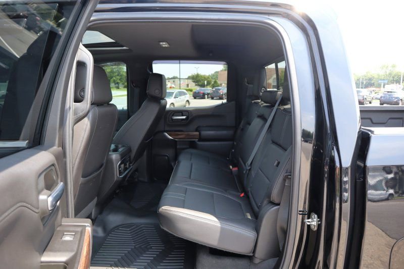 Used 2019 Chevrolet Silverado 1500 High Country w/ Technology Package image 17