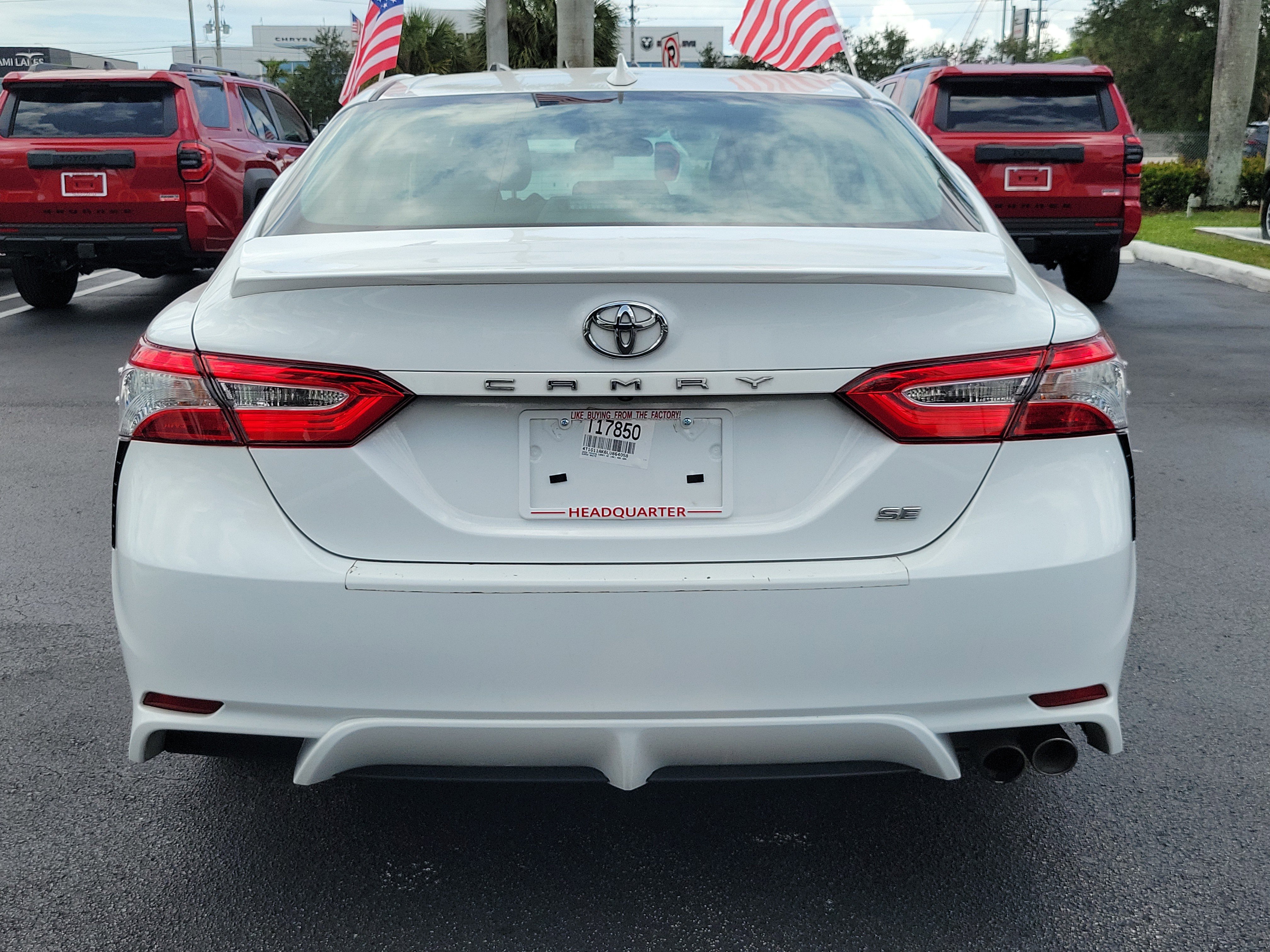Used 2020 Toyota Camry SE FWD image 10